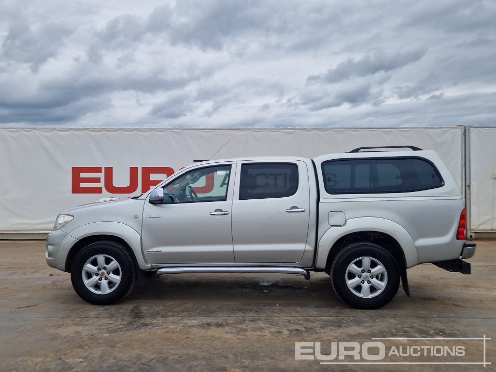 2011 Toyota Hilux Invincible - Pick-up: obrázok 2 2011 Toyota Hilux Invincible - Pick-up: obrázok 2