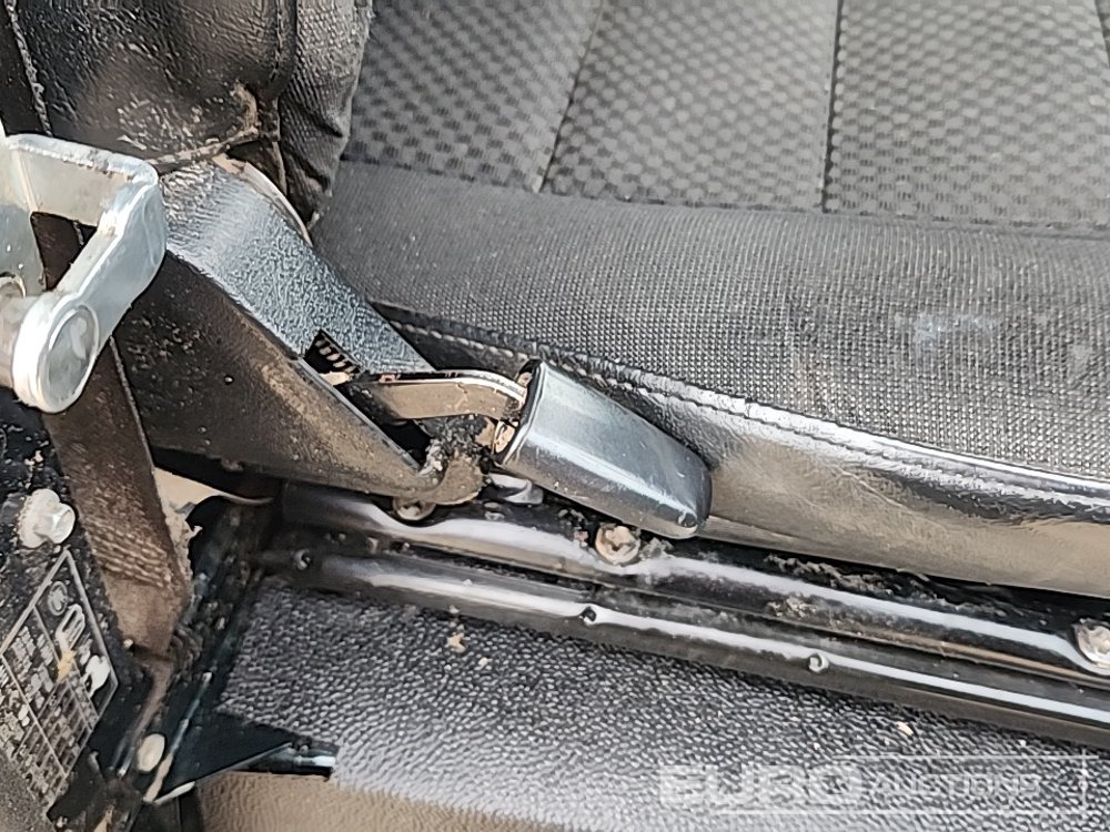 SUV 2012 Land Rover Defender 90: obrázok 26 SUV 2012 Land Rover Defender 90: obrázok 26