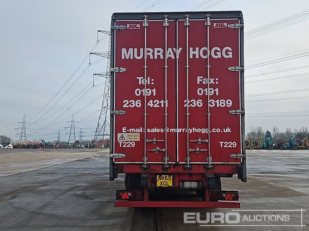 2013 SDC Tri Axle Curtainsider Trailer - Plachtový náves: obrázok 4 2013 SDC Tri Axle Curtainsider Trailer - Plachtový náves: obrázok 4