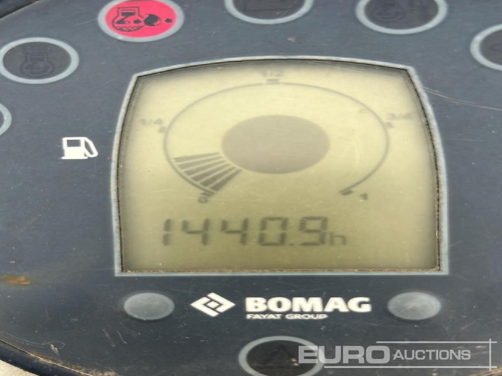 2014 Bomag BW120AD-5 - Valec: obrázok 4 2014 Bomag BW120AD-5 - Valec: obrázok 4