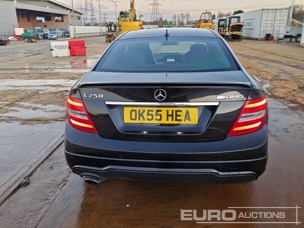 2015 Mercedes C250 AMG - Automobil: obrázok 4 2015 Mercedes C250 AMG - Automobil: obrázok 4