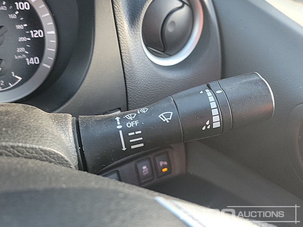 Pick-up 2017 Nissan Navara: obrázok 31 Pick-up 2017 Nissan Navara: obrázok 31