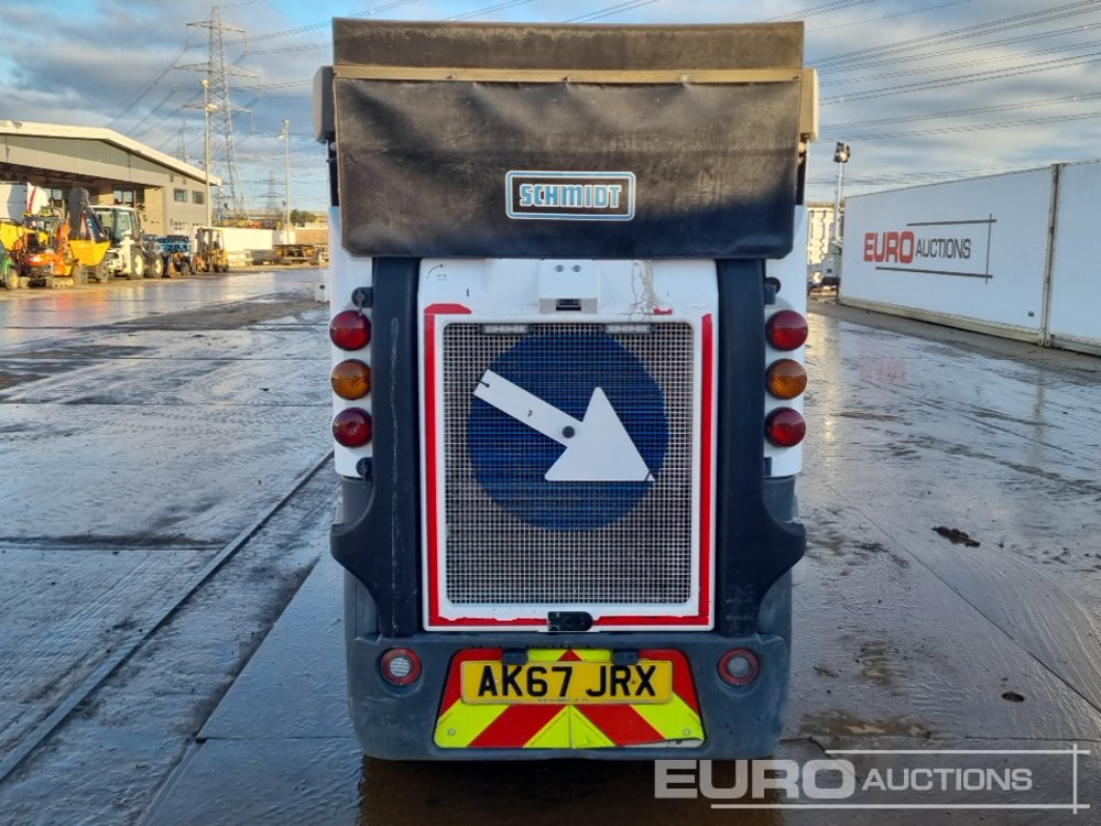 2017 Schmidt Compact 200 - Zametacie vozidlo: obrázok 4 2017 Schmidt Compact 200 - Zametacie vozidlo: obrázok 4