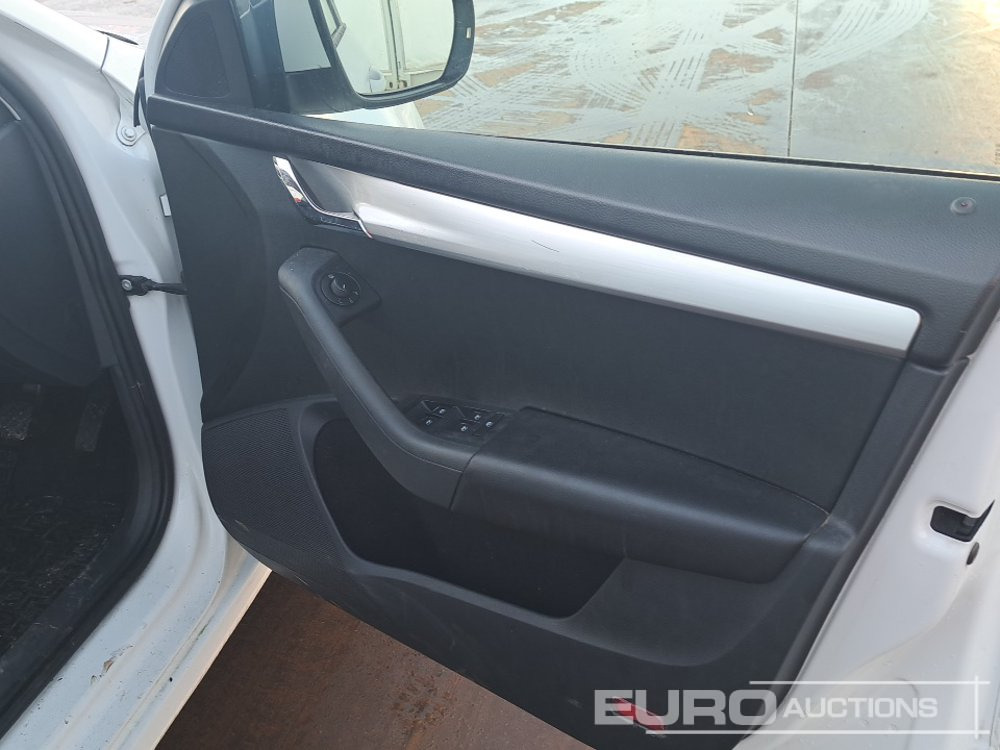 Automobil 2020 Skoda Octavia: obrázok 23 Automobil 2020 Skoda Octavia: obrázok 23