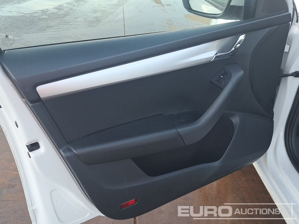 Automobil 2020 Skoda Octavia: obrázok 13 Automobil 2020 Skoda Octavia: obrázok 13