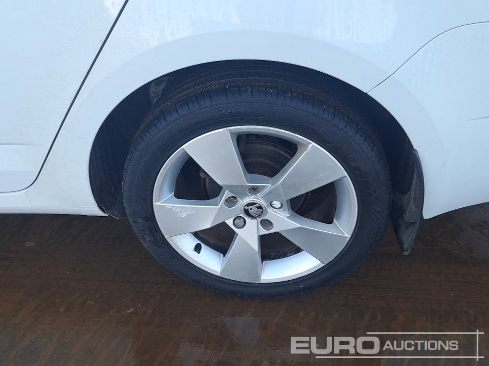 Automobil 2020 Skoda Octavia: obrázok 10 Automobil 2020 Skoda Octavia: obrázok 10