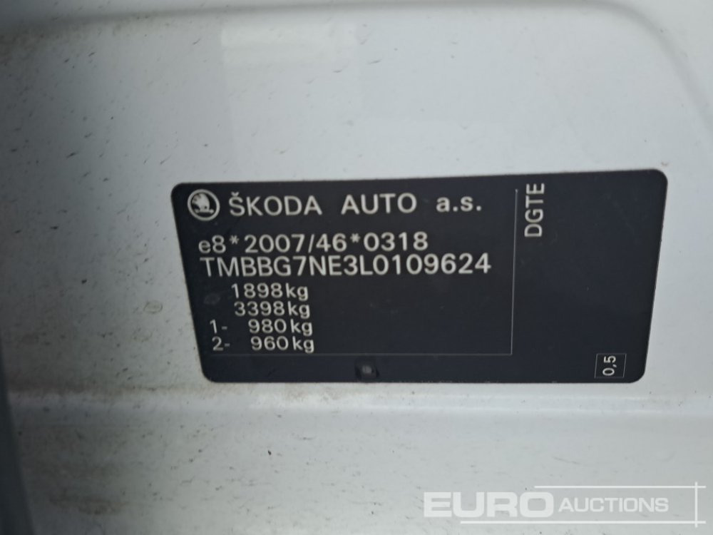 Automobil 2020 Skoda Octavia: obrázok 38 Automobil 2020 Skoda Octavia: obrázok 38