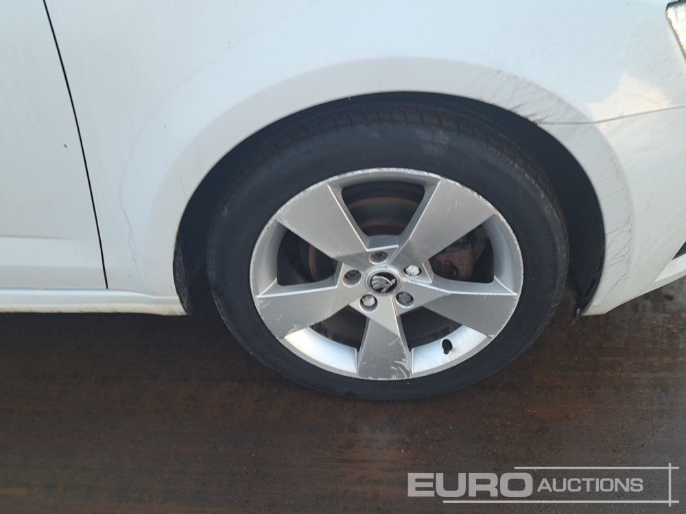 Automobil 2020 Skoda Octavia: obrázok 12 Automobil 2020 Skoda Octavia: obrázok 12