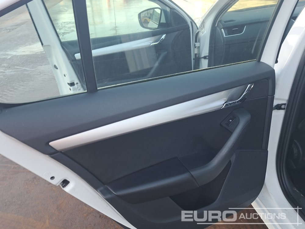 Automobil 2020 Skoda Octavia: obrázok 16 Automobil 2020 Skoda Octavia: obrázok 16