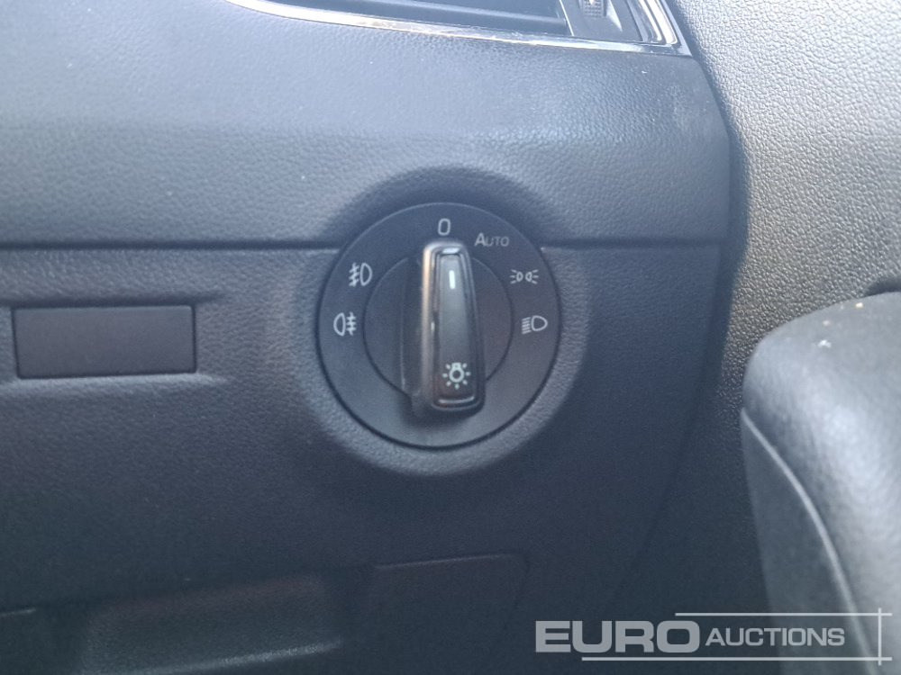 Automobil 2020 Skoda Octavia: obrázok 30 Automobil 2020 Skoda Octavia: obrázok 30