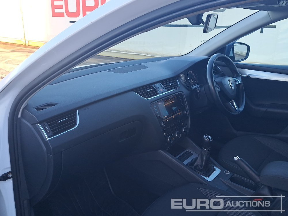 Automobil 2020 Skoda Octavia: obrázok 14 Automobil 2020 Skoda Octavia: obrázok 14