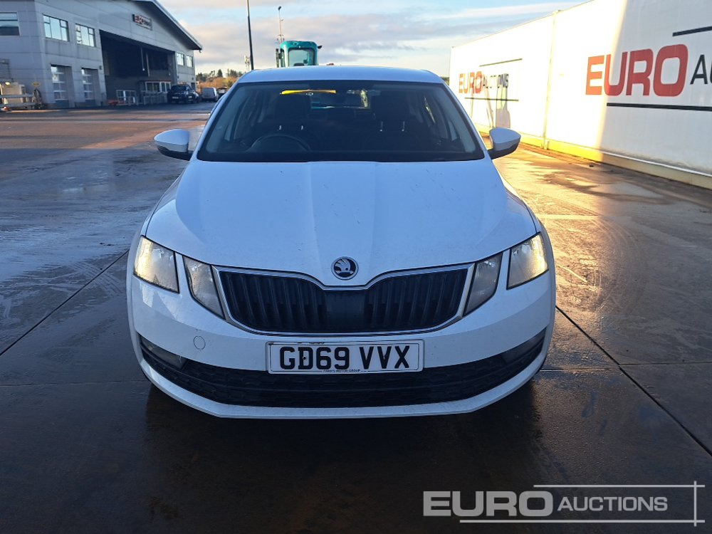 Automobil 2020 Skoda Octavia: obrázok 8 Automobil 2020 Skoda Octavia: obrázok 8