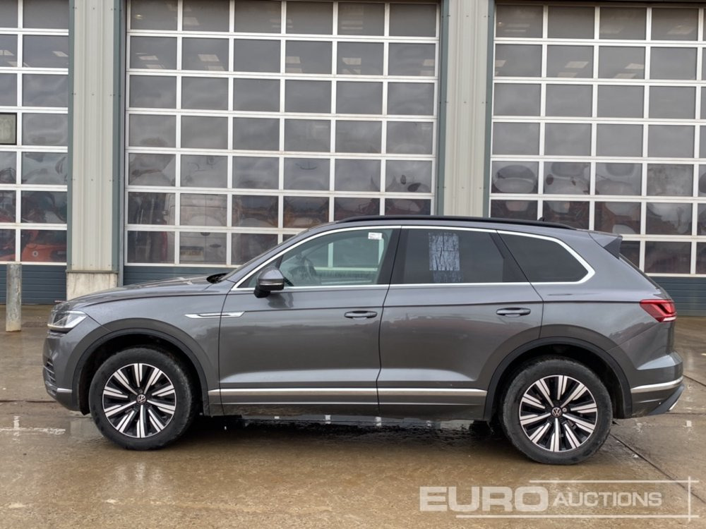 2020 Volkswagen Touareg - SUV: obrázok 2 2020 Volkswagen Touareg - SUV: obrázok 2