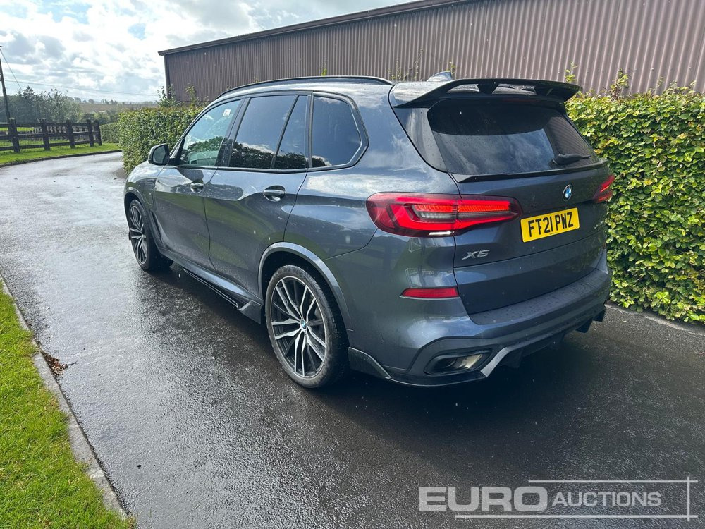 2021 BMW X5 45E M-Sport - SUV: obrázok 2 2021 BMW X5 45E M-Sport - SUV: obrázok 2
