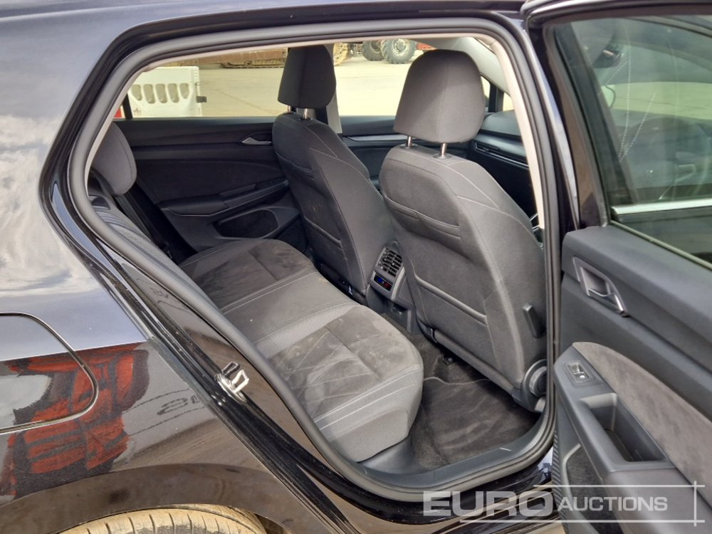 Automobil 2023 Volkswagen Golf: obrázok 20