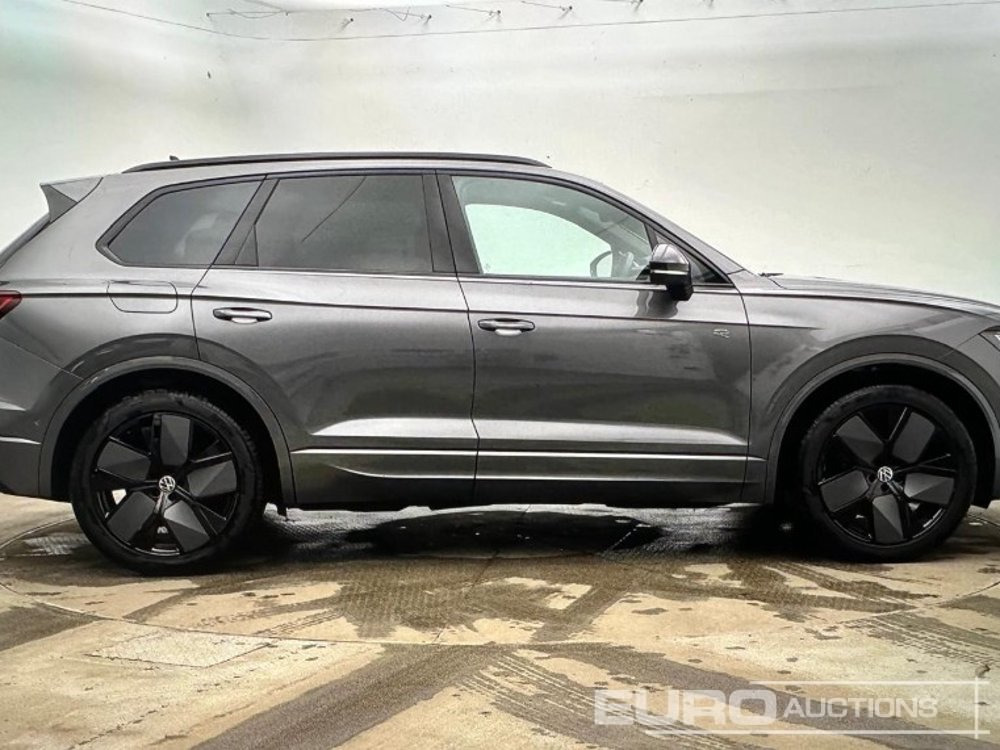 2025 Volkswagen Touareg - SUV: obrázok 3 2025 Volkswagen Touareg - SUV: obrázok 3