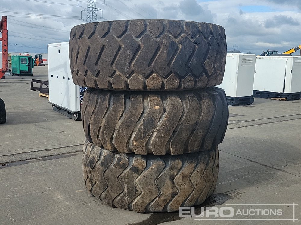 23.5R25 Tyre & Rim (3 of) - Pneumatika: obrázok 4 23.5R25 Tyre & Rim (3 of) - Pneumatika: obrázok 4