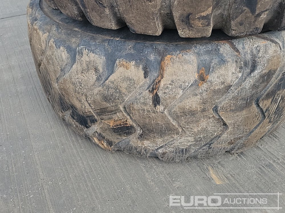 23.5R25 Tyre & Rim (3 of) - Pneumatika: obrázok 5 23.5R25 Tyre & Rim (3 of) - Pneumatika: obrázok 5