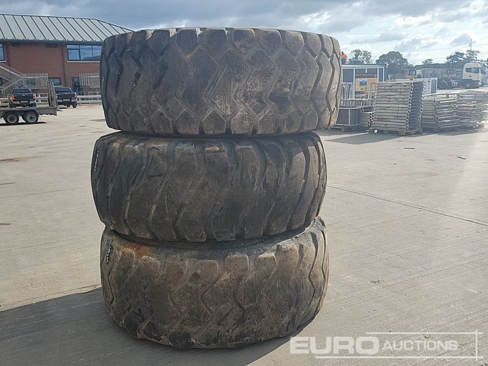 23.5R25 Tyre & Rim (3 of) - Pneumatika: obrázok 2 23.5R25 Tyre & Rim (3 of) - Pneumatika: obrázok 2