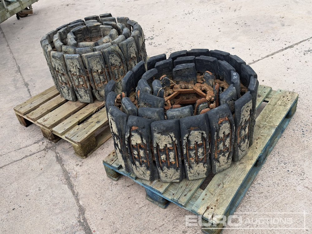 400mm City Block Track Group to suit 6 Ton Excavator (2 of) Plastic Vandal Guard Set (3 of) - Pásy pre Stavebné stroje: obrázok 1 400mm City Block Track Group to suit 6 Ton Excavator (2 of) Plastic Vandal Guard Set (3 of) - Pásy pre Stavebné stroje: obrázok 1