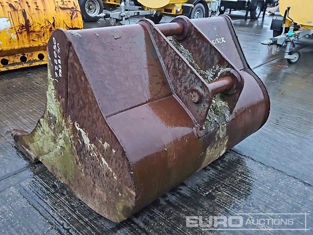 46" Scoop Bucket 65mm Pin to suit 13 Ton Excavator - Lyžica: obrázok 3 46" Scoop Bucket 65mm Pin to suit 13 Ton Excavator - Lyžica: obrázok 3