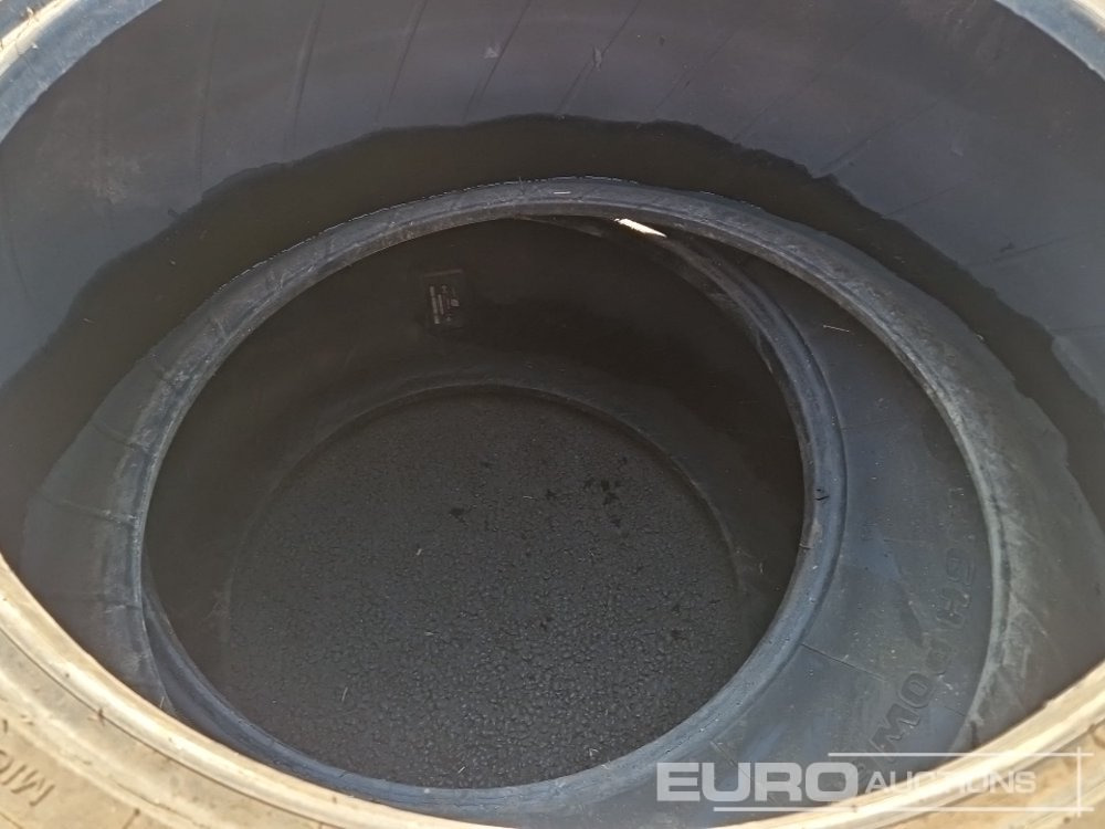 Agricultural Tyres (4 of) - Pneumatika: obrázok 4 Agricultural Tyres (4 of) - Pneumatika: obrázok 4