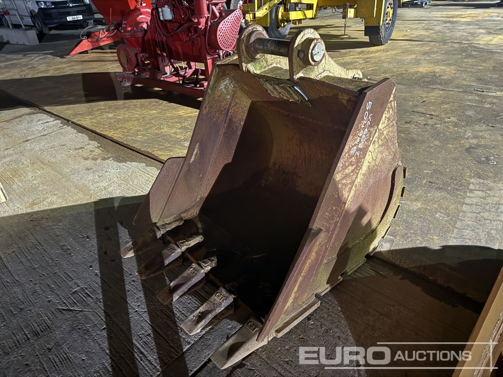 CAT 42" Digging Bucket 65mm Pin to suit 13 Ton Excavator - Lyžica: obrázok 1 CAT 42" Digging Bucket 65mm Pin to suit 13 Ton Excavator - Lyžica: obrázok 1