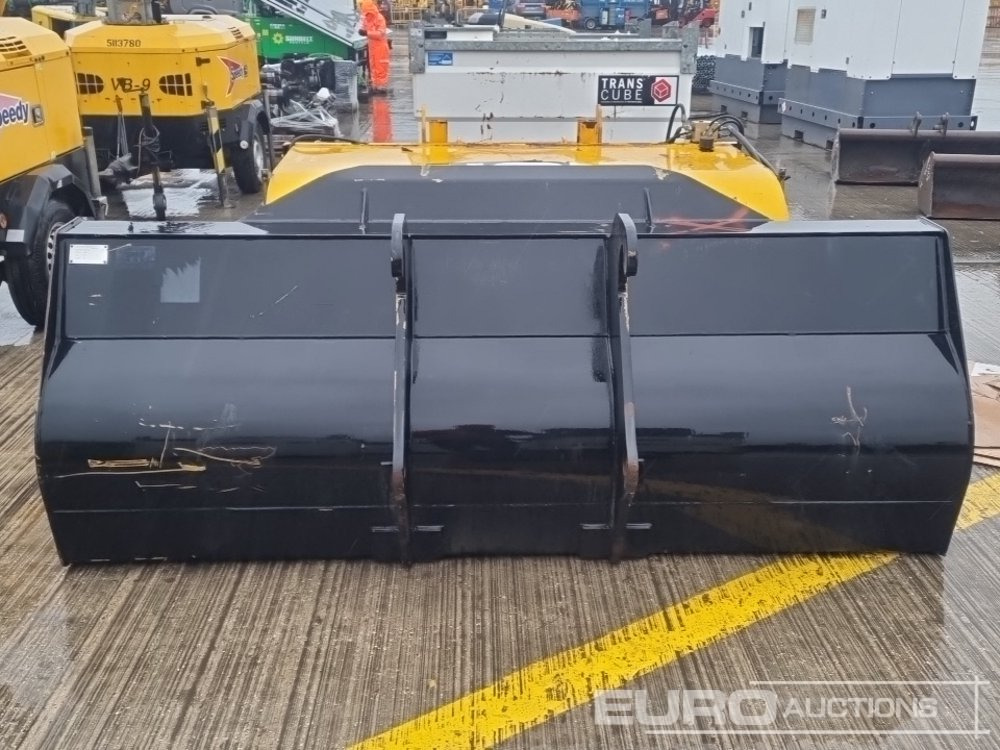 CAT 94" Loading Bucket to suit Telehandler - Lyžica: obrázok 4 CAT 94" Loading Bucket to suit Telehandler - Lyžica: obrázok 4