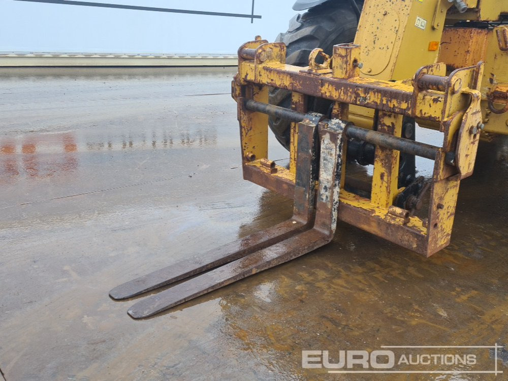 Teleskopický nakladač CAT TH340B: obrázok 17