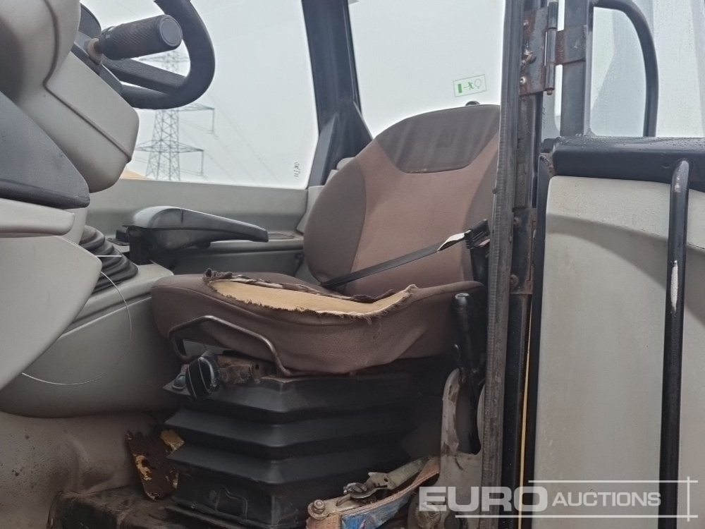 Teleskopický nakladač CAT TH340B: obrázok 33