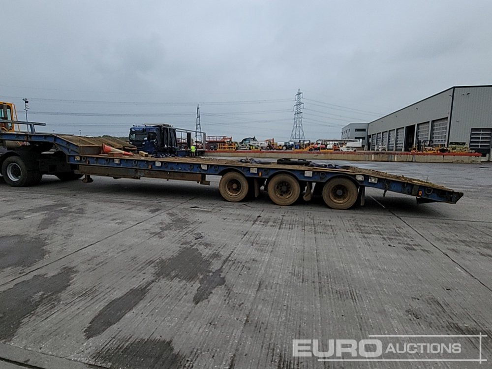 Chieftain Tri Axle Step Frame Low Loader Trailer - Náves podvalník: obrázok 2 Chieftain Tri Axle Step Frame Low Loader Trailer - Náves podvalník: obrázok 2