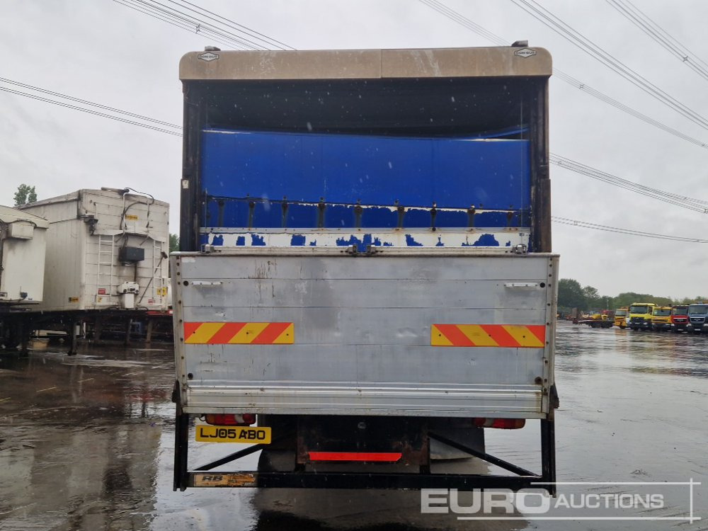 DAF 55-220 - Skříňový nákladní auto: obrázok 4 DAF 55-220 - Skříňový nákladní auto: obrázok 4