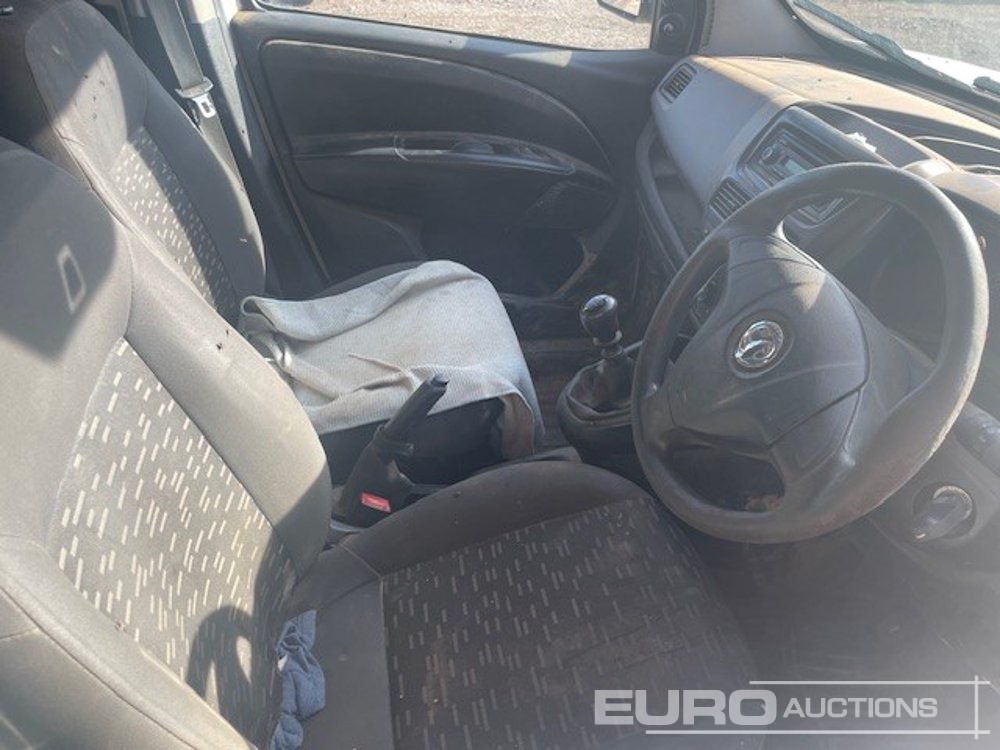 2015 Vauxhall Combo CDTI - Dodávka: obrázok 5 2015 Vauxhall Combo CDTI - Dodávka: obrázok 5