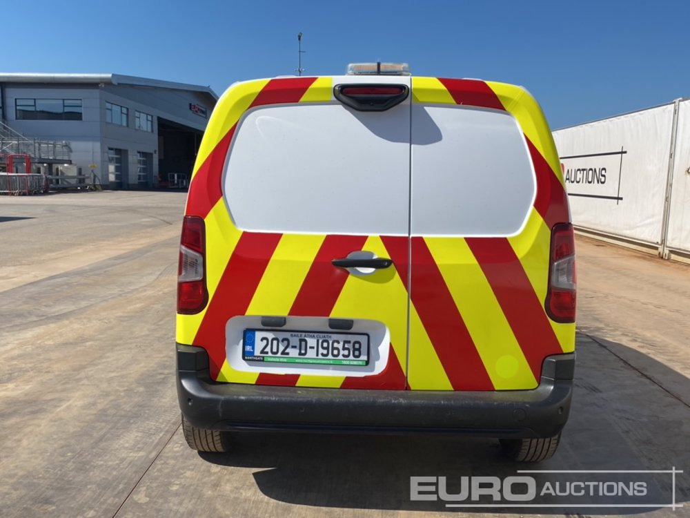 2020 Peugeot Partner - Dodávka: obrázok 4 2020 Peugeot Partner - Dodávka: obrázok 4