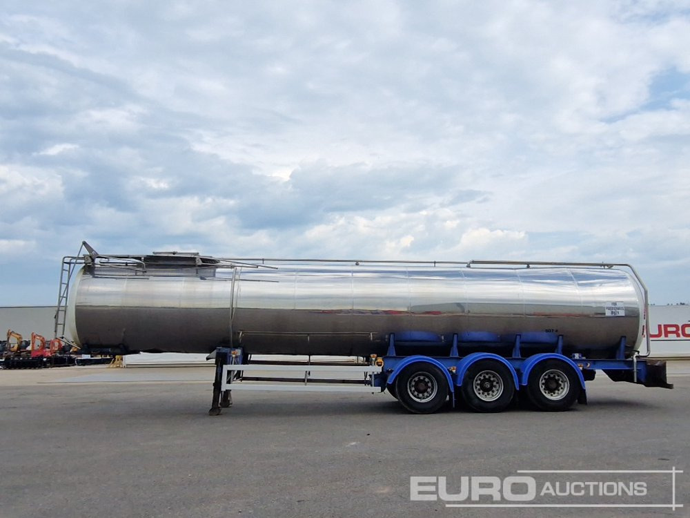 G. Magyar Tri Axle Tanker Trailer - Cisternový náves: obrázok 2 G. Magyar Tri Axle Tanker Trailer - Cisternový náves: obrázok 2