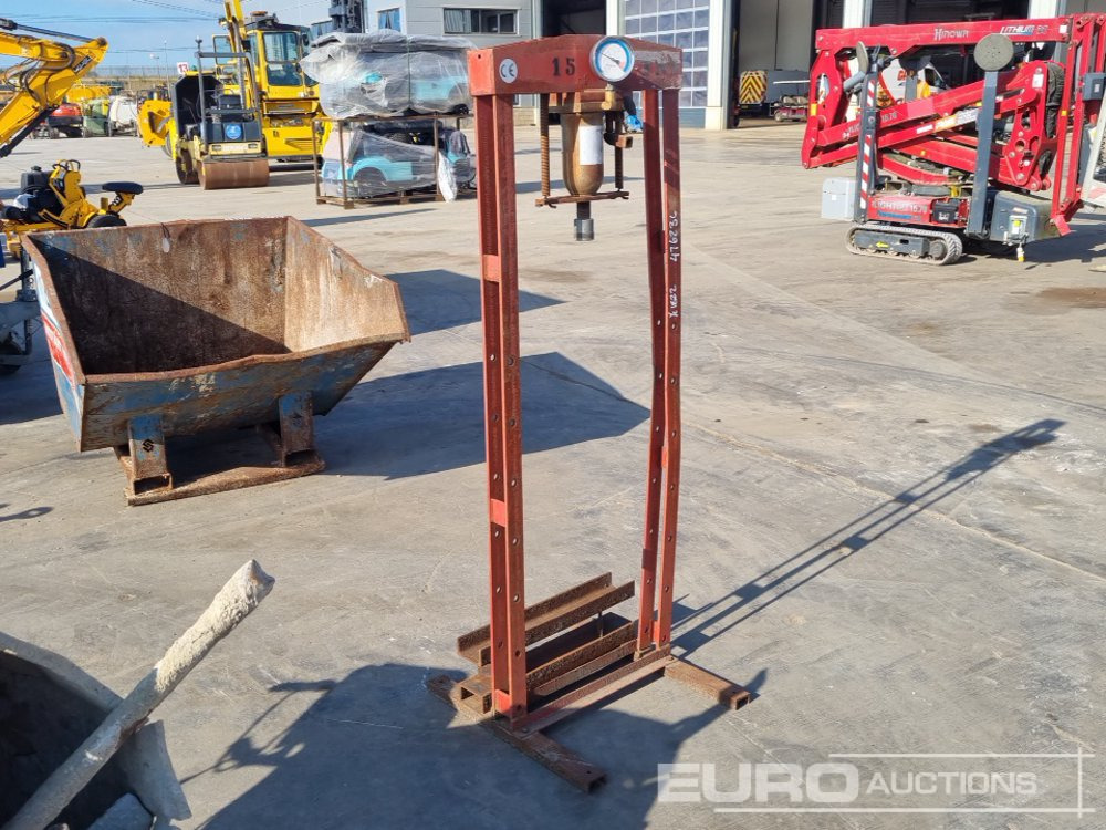 Hydraulic Press - Stavebné zariadenia: obrázok 1 Hydraulic Press - Stavebné zariadenia: obrázok 1