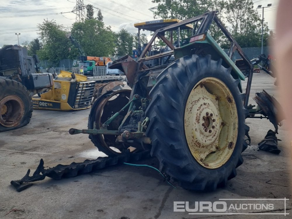 John Deere 2130 - Traktor: obrázok 1 John Deere 2130 - Traktor: obrázok 1