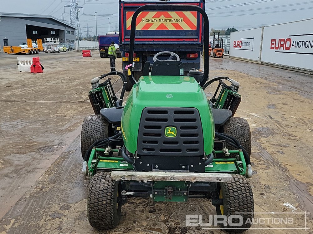 John Deere 3225C - Záhradná kosačka: obrázok 4 John Deere 3225C - Záhradná kosačka: obrázok 4