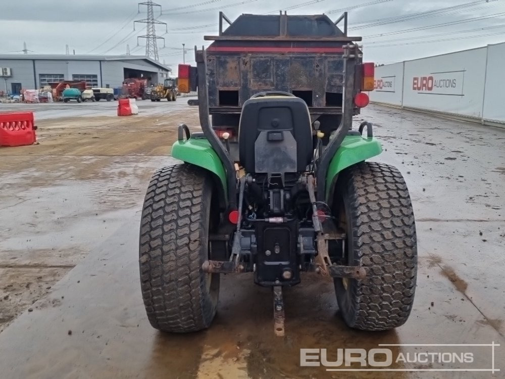 John Deere 4300 - Kompaktný traktor: obrázok 4 John Deere 4300 - Kompaktný traktor: obrázok 4