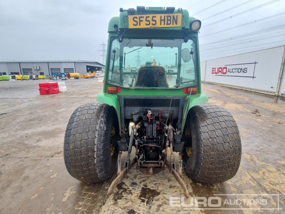 John Deere 4520 - Kompaktný traktor: obrázok 4 John Deere 4520 - Kompaktný traktor: obrázok 4