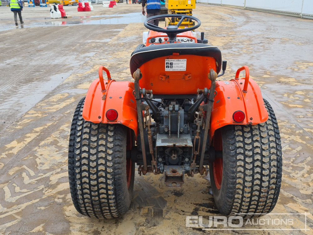 Kubota B7100D - Kompaktný traktor: obrázok 4 Kubota B7100D - Kompaktný traktor: obrázok 4