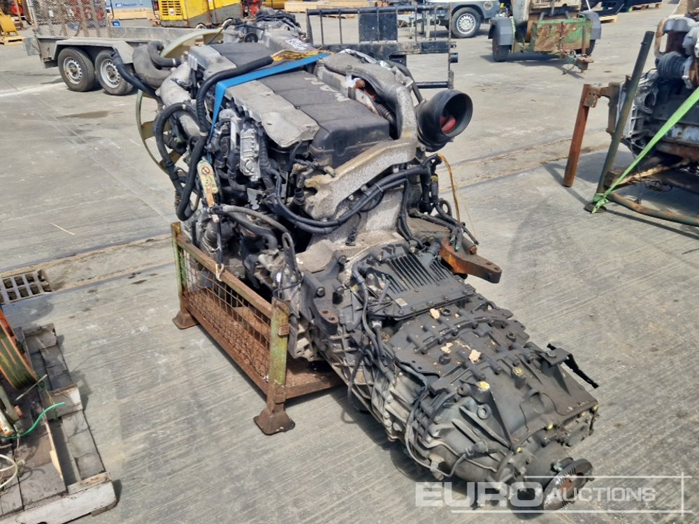 MAN 6 Cylinder Engine, Gearbox - Motor: obrázok 5 MAN 6 Cylinder Engine, Gearbox - Motor: obrázok 5
