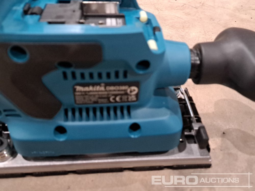 Vybavenie garáže/ Dielne Makita 18 Volt Cordless Sander: obrázok 16