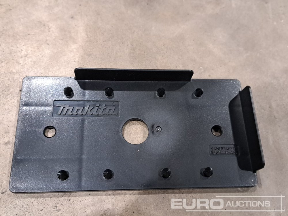 Vybavenie garáže/ Dielne Makita 18 Volt Cordless Sander: obrázok 21