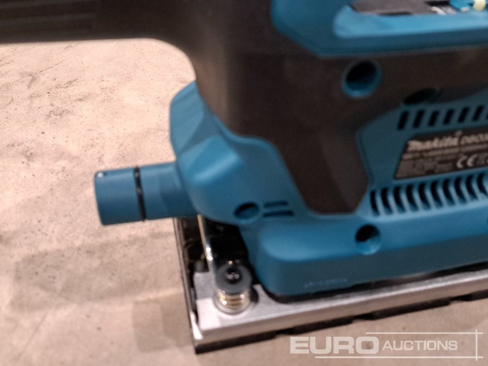 Vybavenie garáže/ Dielne Makita 18 Volt Cordless Sander: obrázok 15