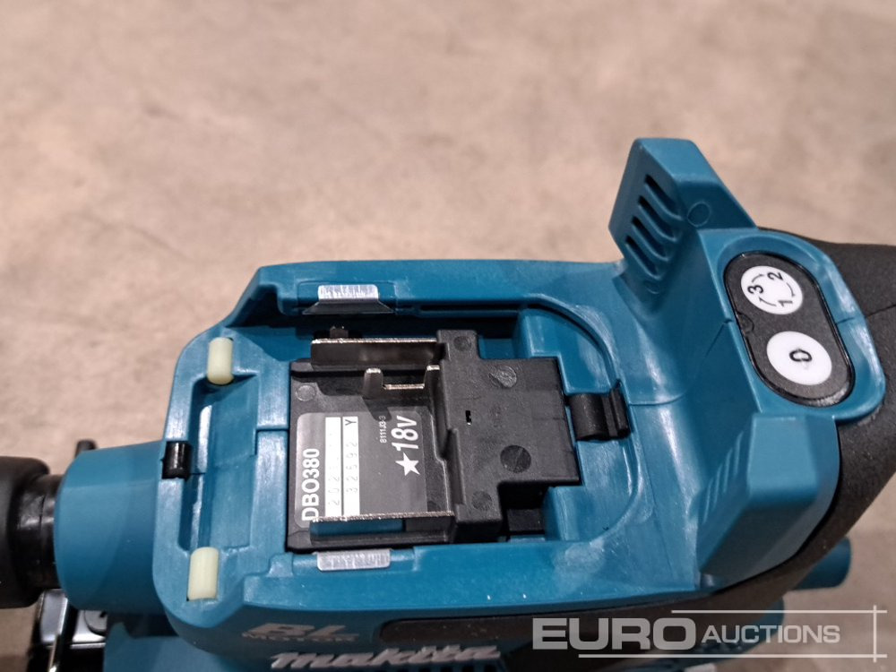 Vybavenie garáže/ Dielne Makita 18 Volt Cordless Sander: obrázok 10