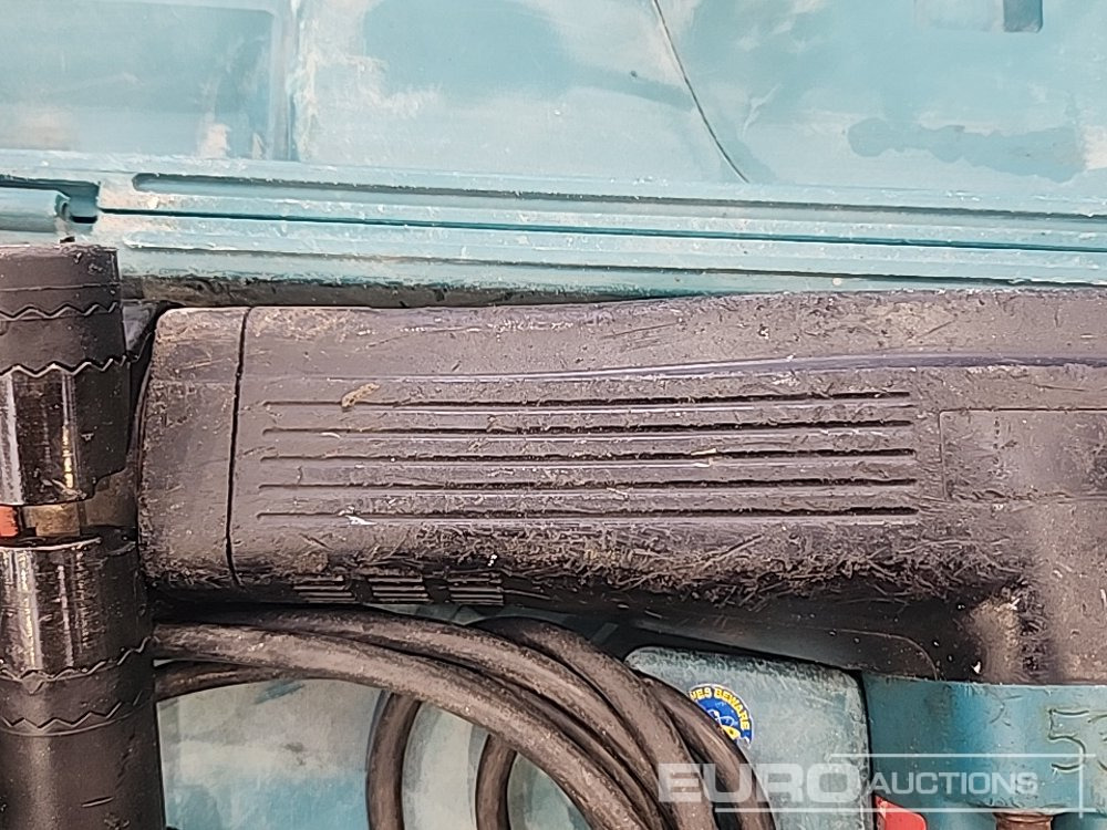 Stavebné zariadenia Makita HM1100 110 Volt Breaker: obrázok 9 Stavebné zariadenia Makita HM1100 110 Volt Breaker: obrázok 9