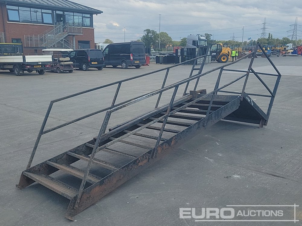 Metal Staircase to suit Welfare Unit - Stavebné zariadenia: obrázok 1 Metal Staircase to suit Welfare Unit - Stavebné zariadenia: obrázok 1