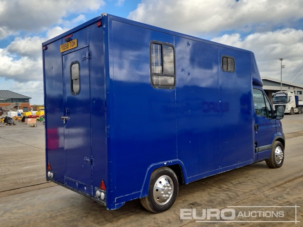 Nissan Interstar - Dodávka skriňová nadstavba: obrázok 5 Nissan Interstar - Dodávka skriňová nadstavba: obrázok 5