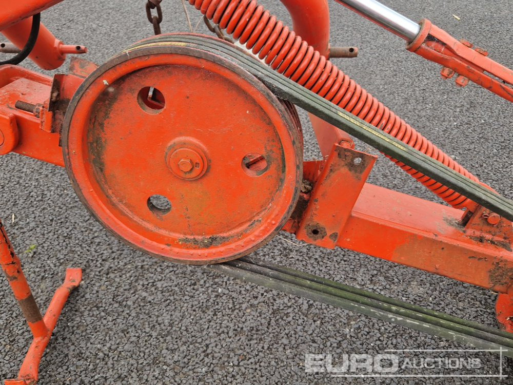 KUHN GMB66 SEL Disc Mower - Poľnohospodárske stroje: obrázok 5 KUHN GMB66 SEL Disc Mower - Poľnohospodárske stroje: obrázok 5